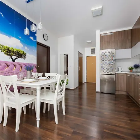Rodzinny Dla 6 Osob Na Mokotowie By Renters Warszawa