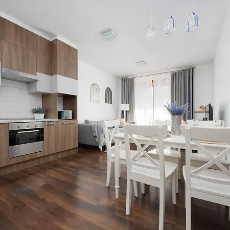 Rodzinny Dla 6 Osob Z Parkingiem Mokotow By Renters